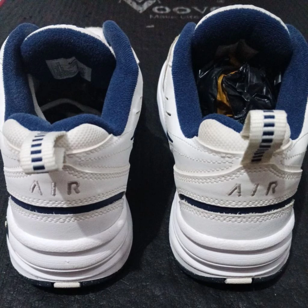 Nike Air Monarch