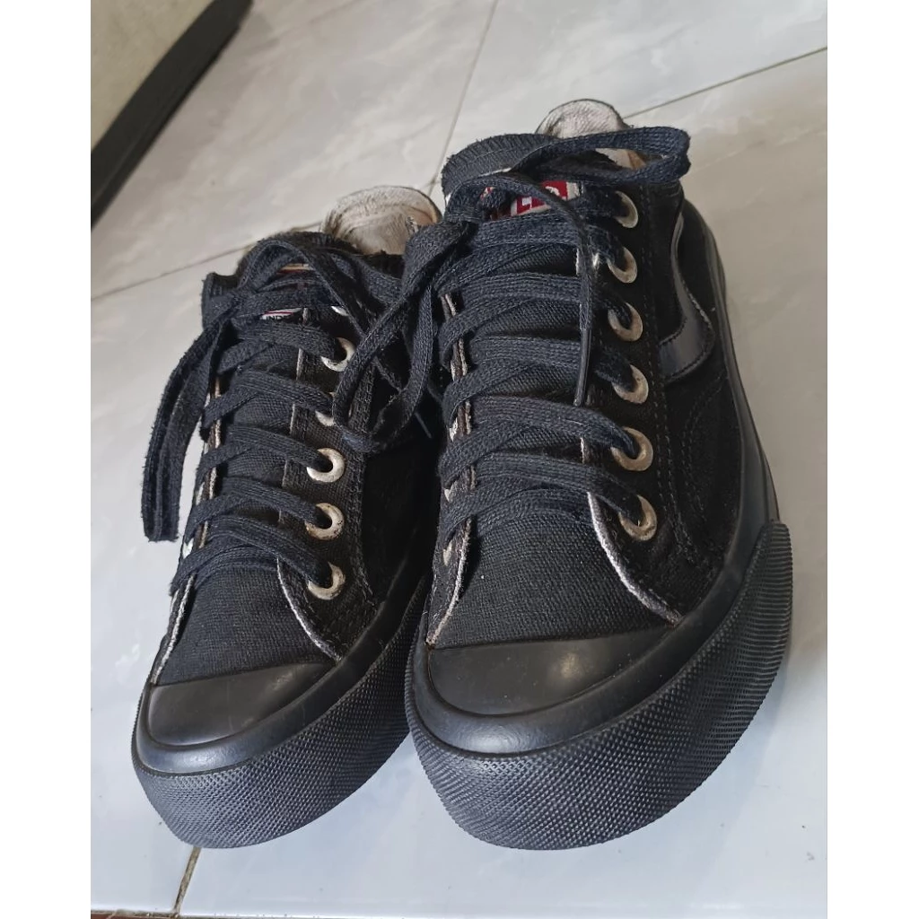 Vantela High Hitam