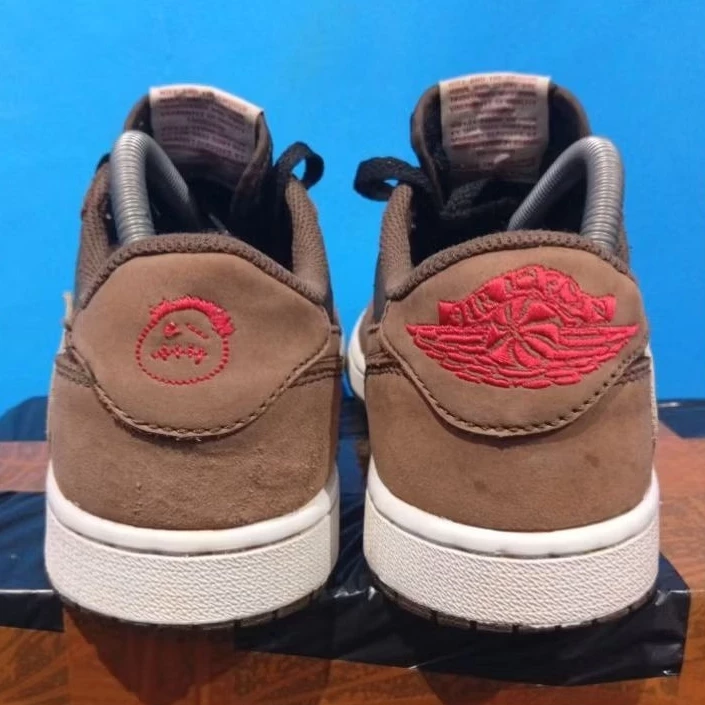 Nike  Sneakers