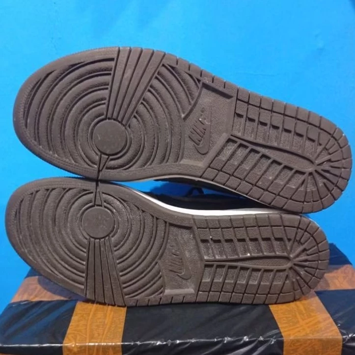 Nike  Sneakers